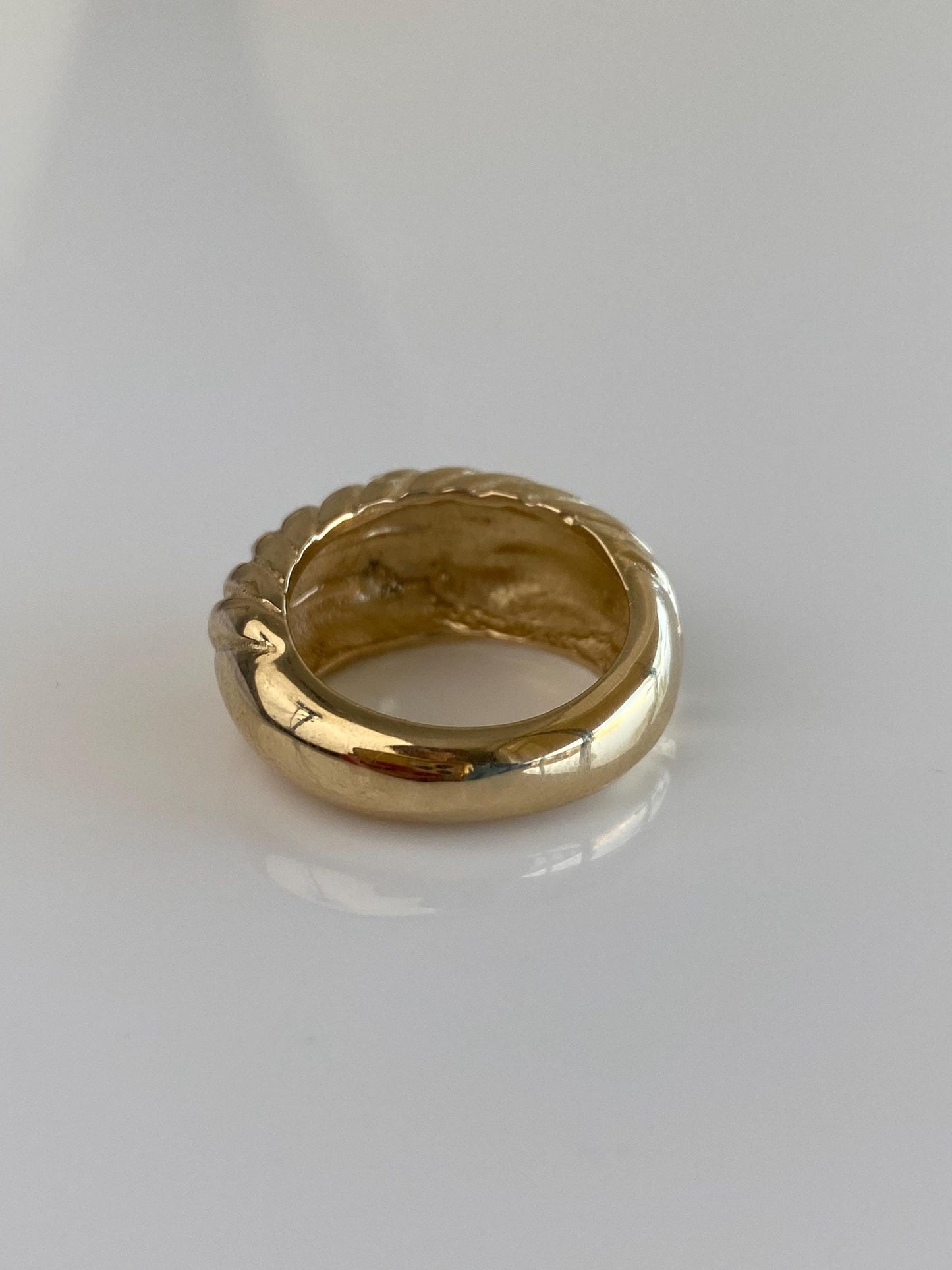 Solid 14k Yellow Gold Chunky Scalloped Ring - Size 5.5-6