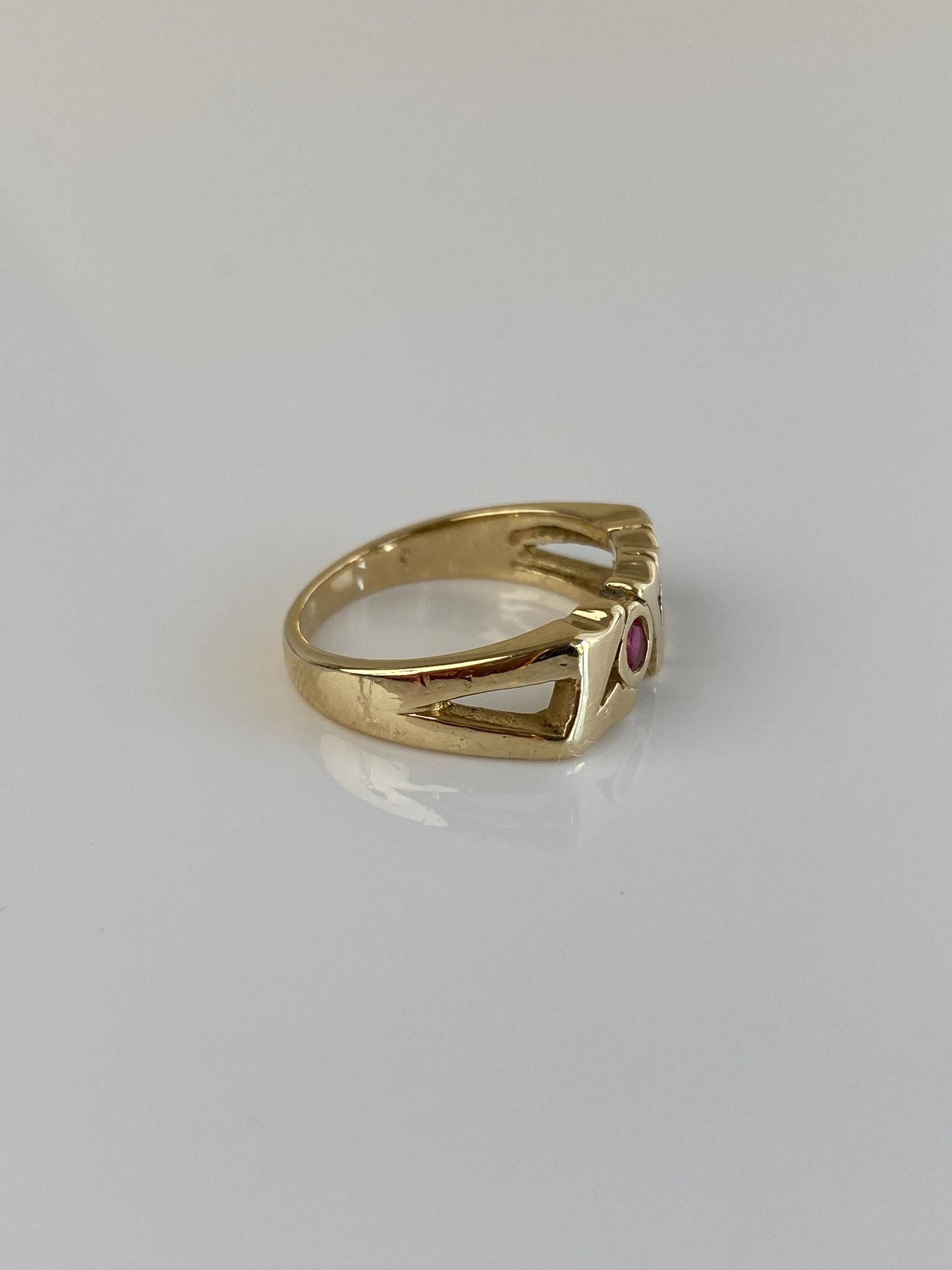 Vintage Solid 14k Yellow Gold Ruby Love Ring - Size 5.75