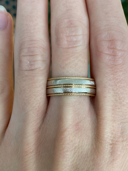 Vintage Solid 14k White & Yellow Gold Rope Border Ring Band - Size 9.75
