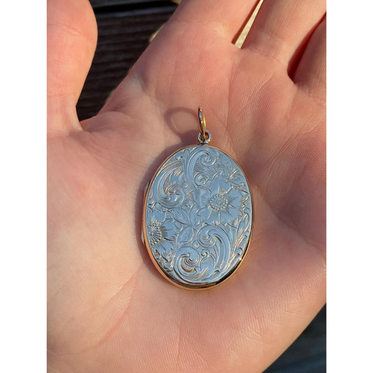 Vintage Solid 14k Yellow Gold Large Floral Engraved Locket Charm