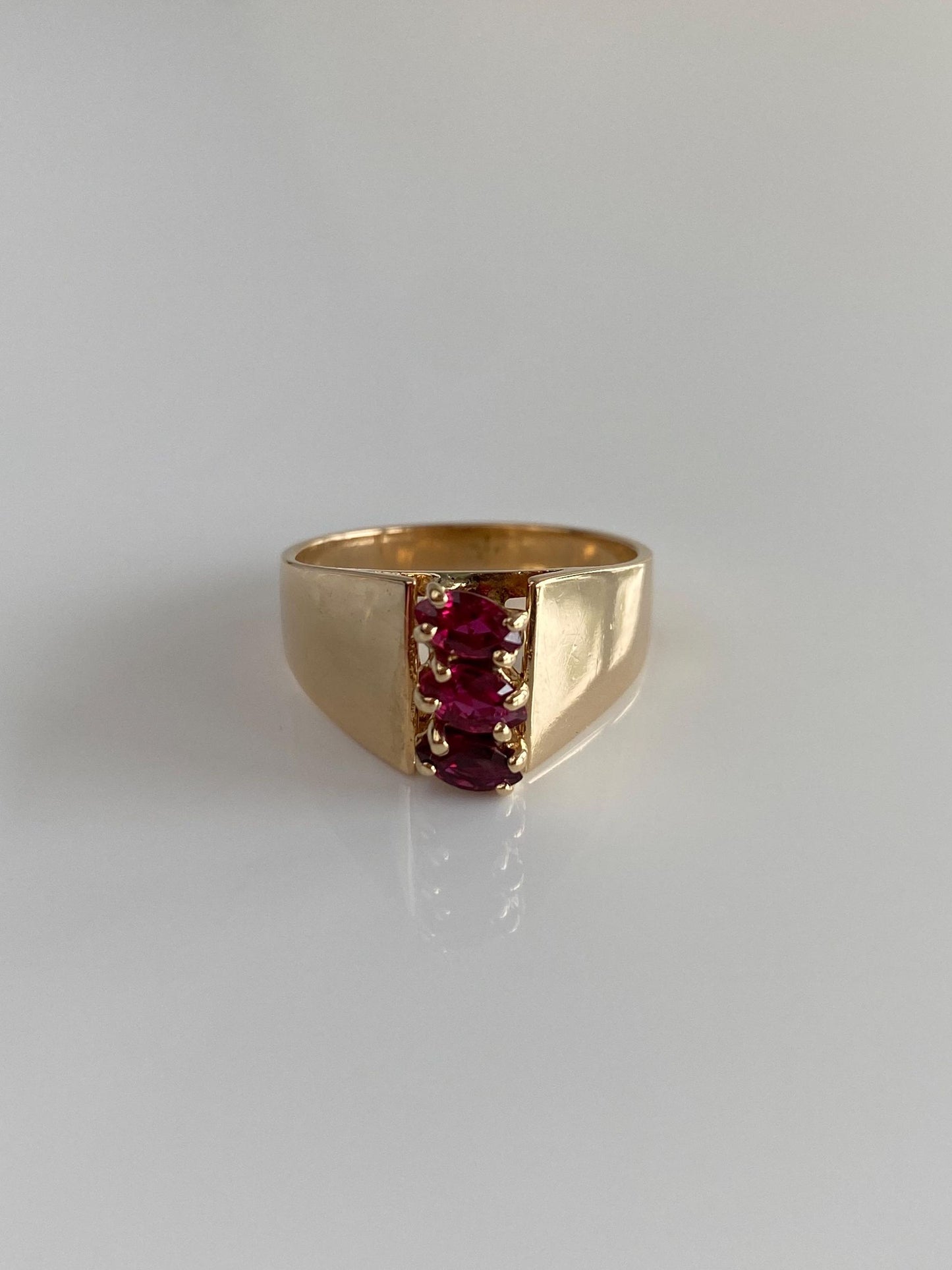 Vintage Solid 14k Yellow Gold Pink Sapphire Ring - Size 6.75