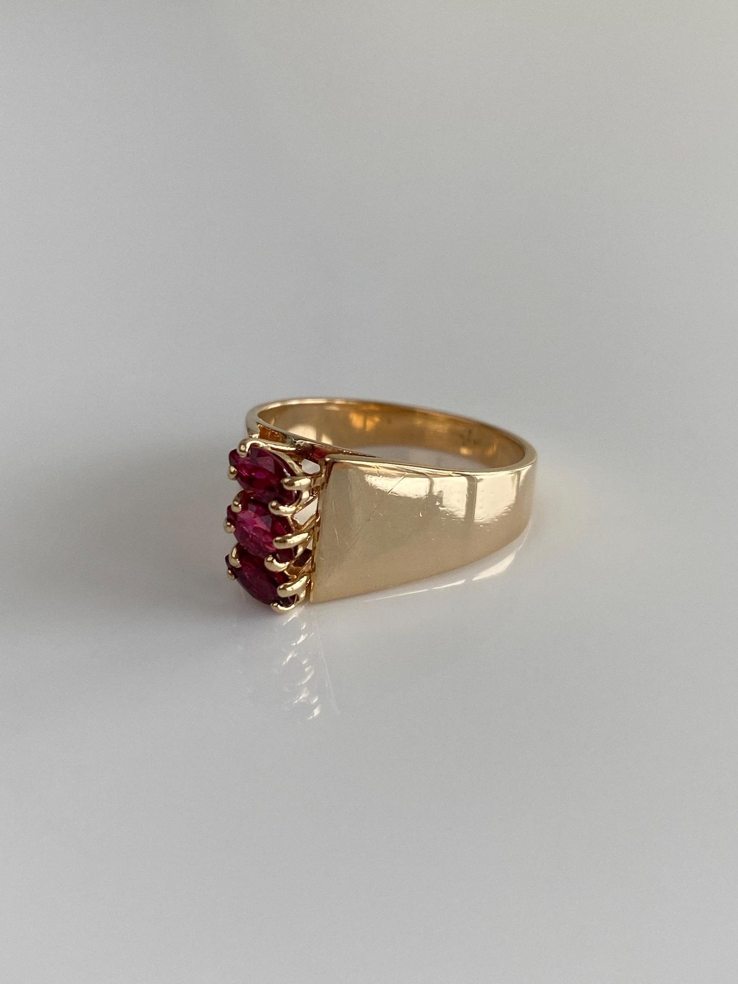 Vintage Solid 14k Yellow Gold Pink Sapphire Ring - Size 6.75
