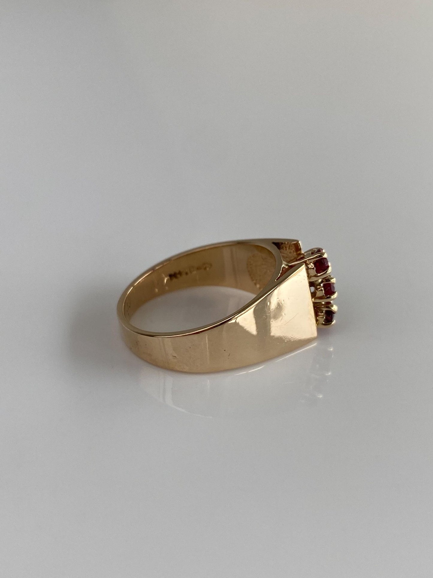 Vintage Solid 14k Yellow Gold Pink Sapphire Ring - Size 6.75
