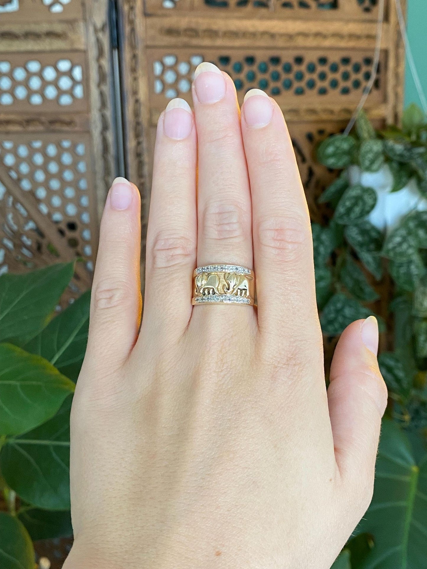 Vintage Solid 14k White & Yellow Gold Diamond Elephants Ring Band - Size 6.75