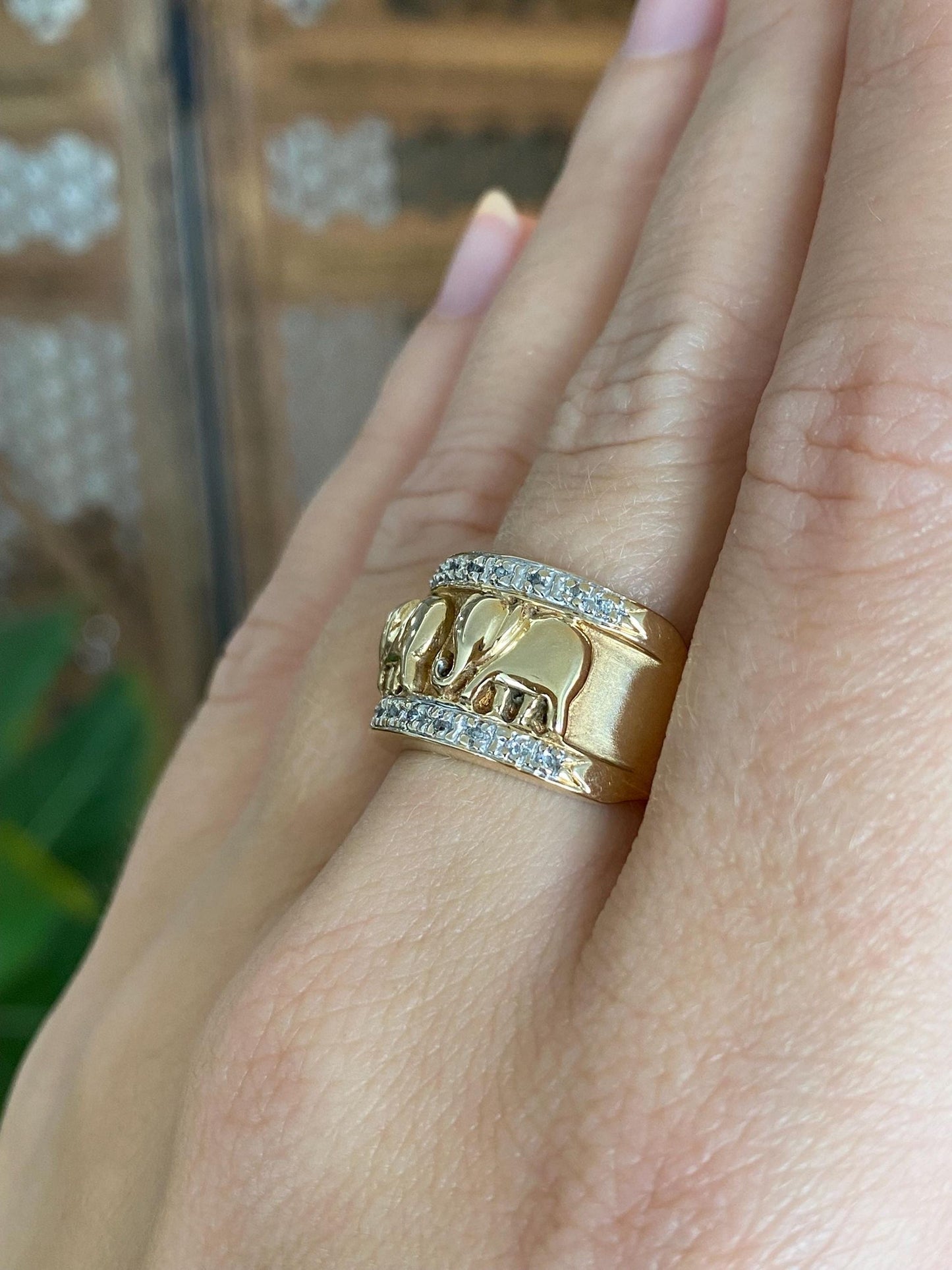 Vintage Solid 14k White & Yellow Gold Diamond Elephants Ring Band - Size 6.75
