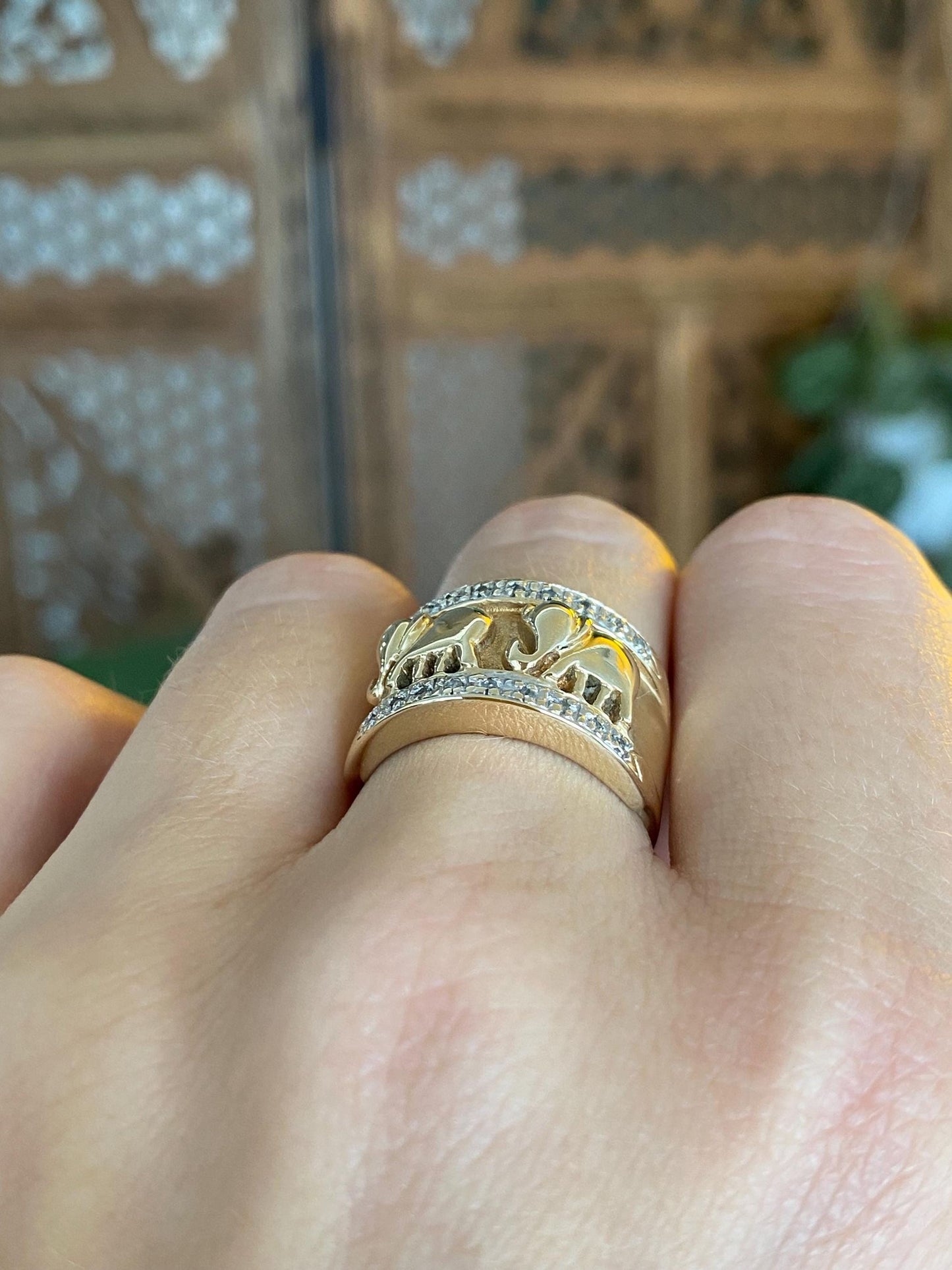 Vintage Solid 14k White & Yellow Gold Diamond Elephants Ring Band - Size 6.75