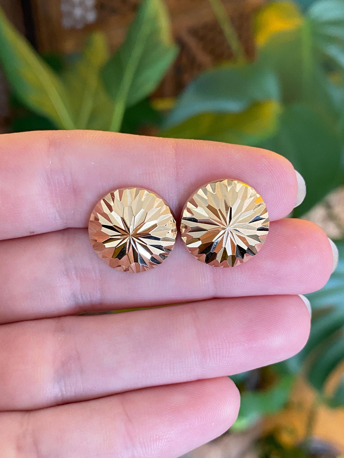 Vintage Solid 14k Yellow Gold Diamond Cut Domed Stud Earrings