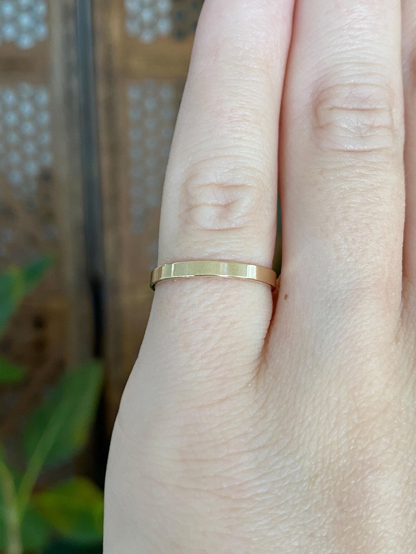 Vintage Solid 14k Yellow Gold Slim Straight Edge Ring Band - Size 4.75