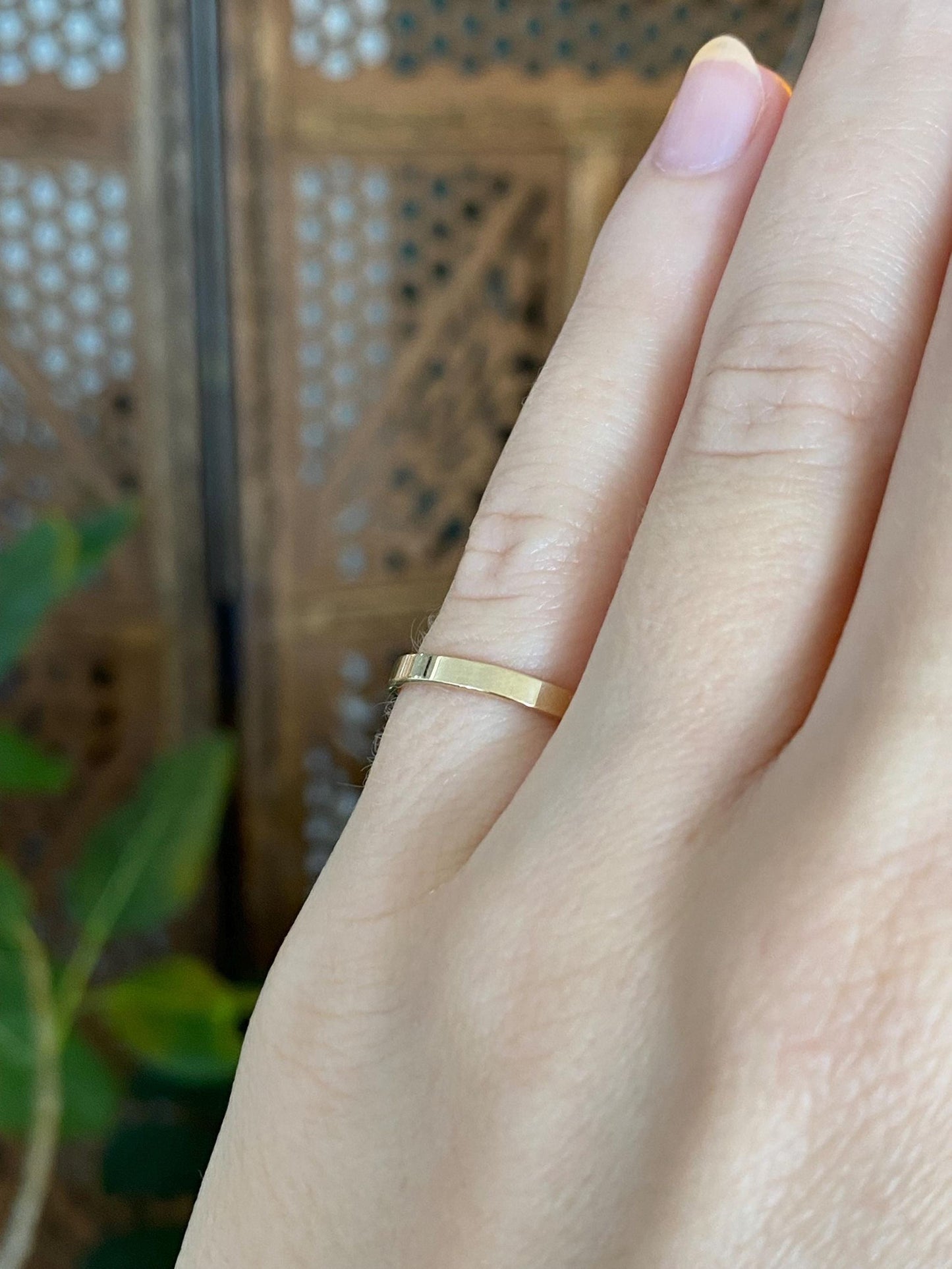 Vintage Solid 14k Yellow Gold Slim Straight Edge Ring Band - Size 4.75