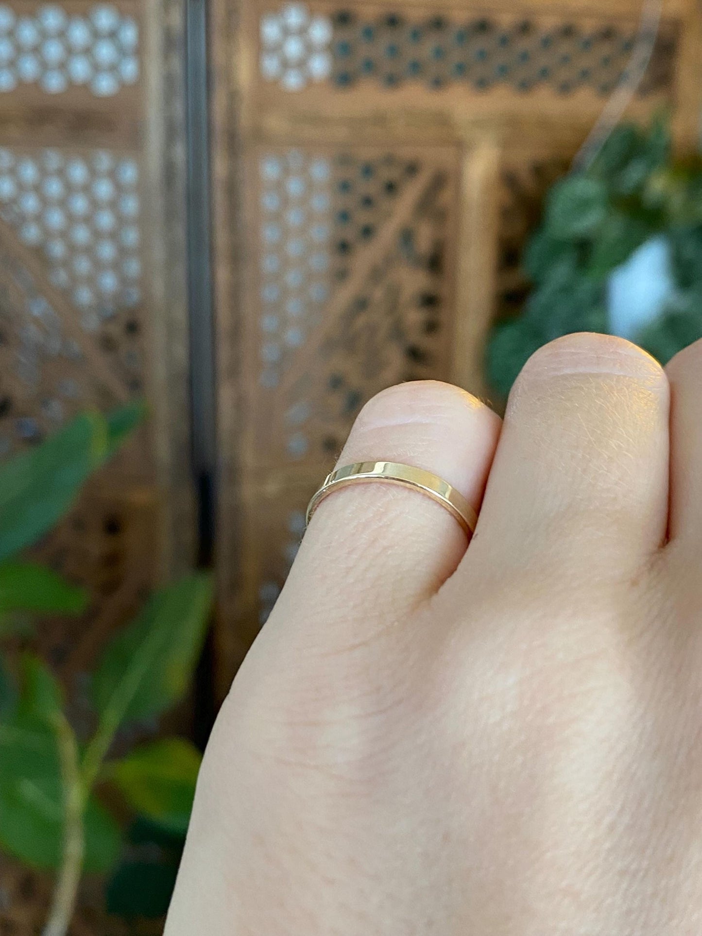 Vintage Solid 14k Yellow Gold Slim Straight Edge Ring Band - Size 4.75