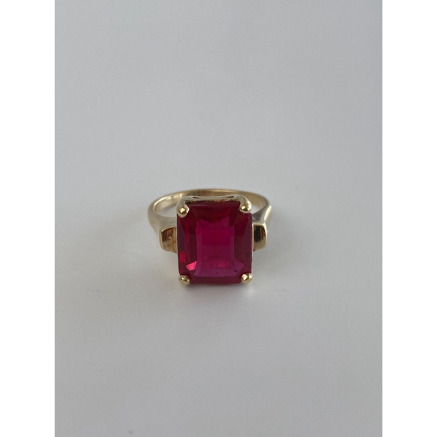 Vintage Solid 10k Yellow Gold Pink Sapphire Ring - Size 6.5