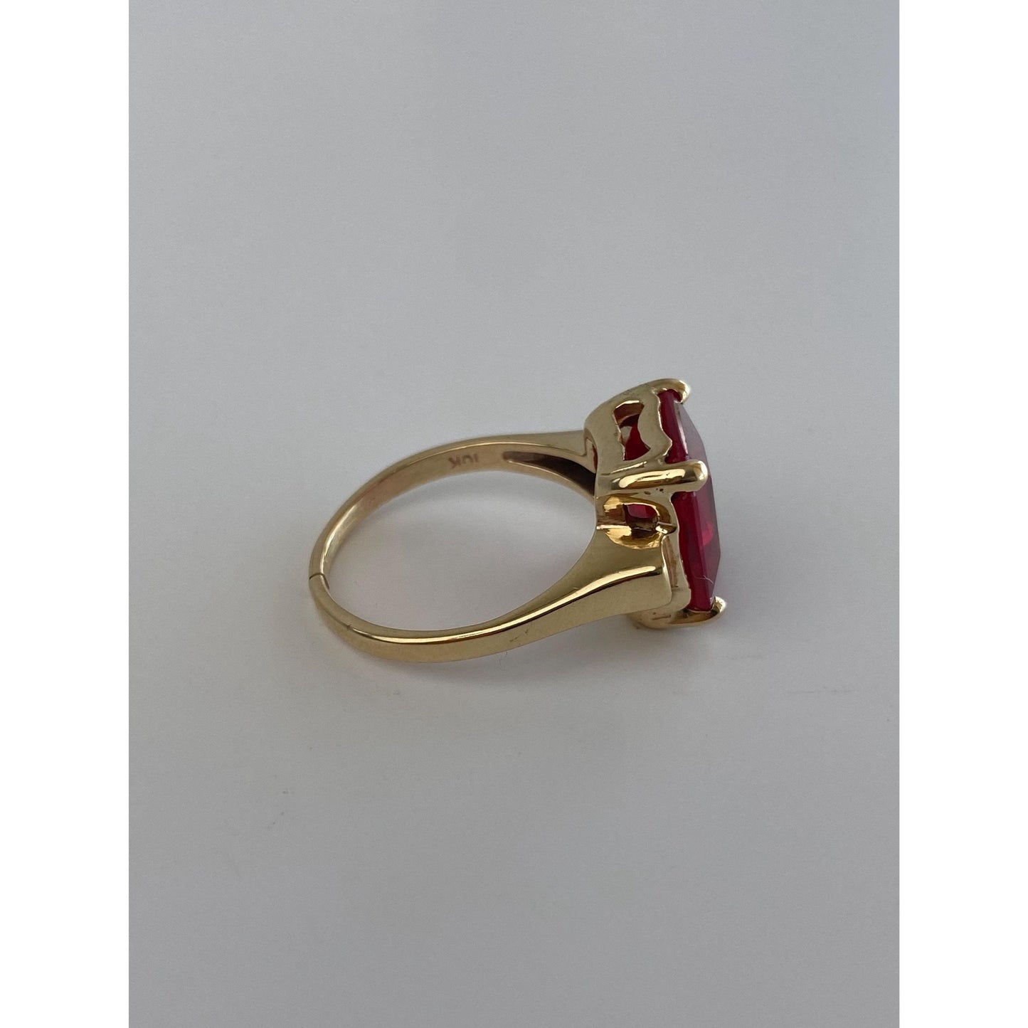 Vintage Solid 10k Yellow Gold Pink Sapphire Ring - Size 6.5