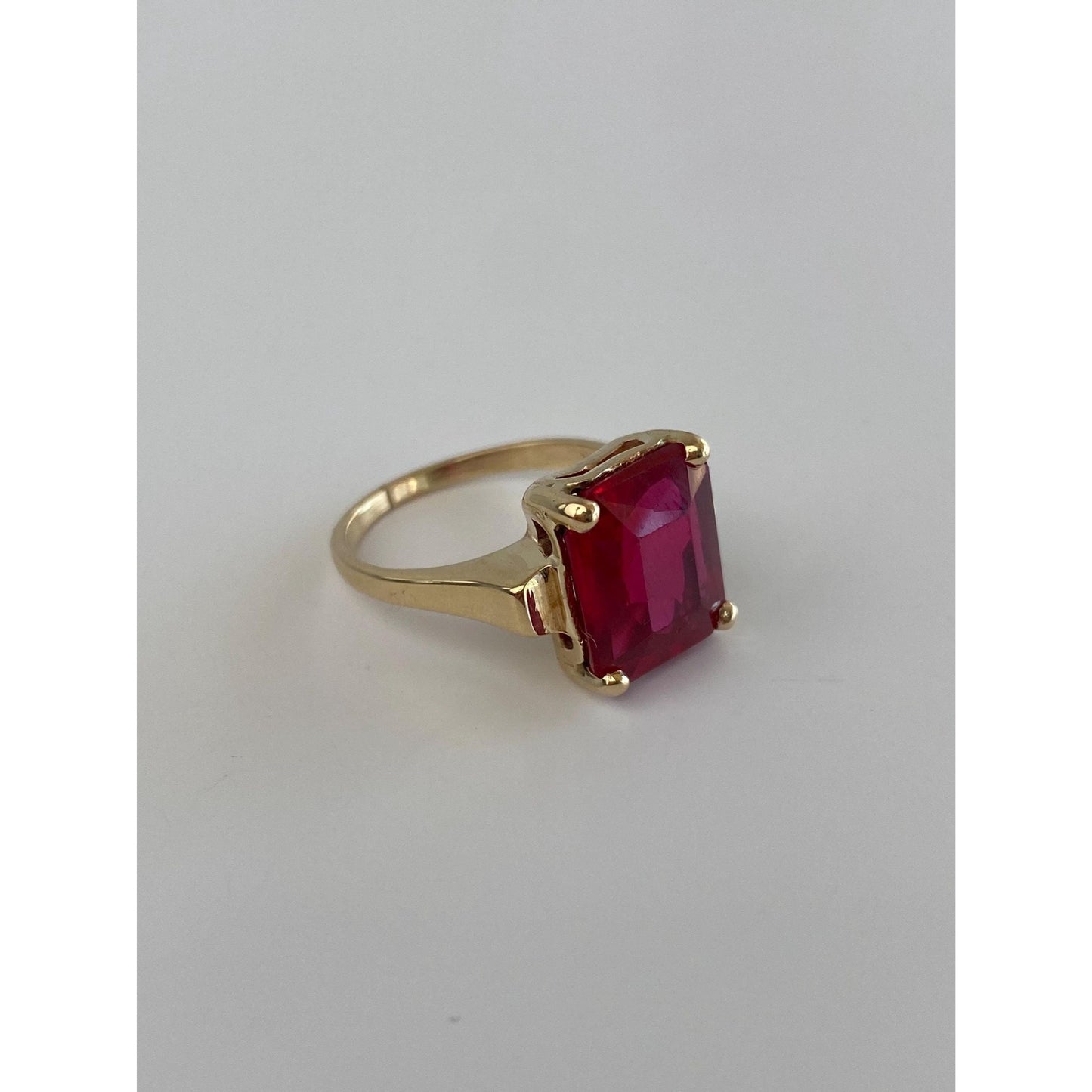 Vintage Solid 10k Yellow Gold Pink Sapphire Ring - Size 6.5
