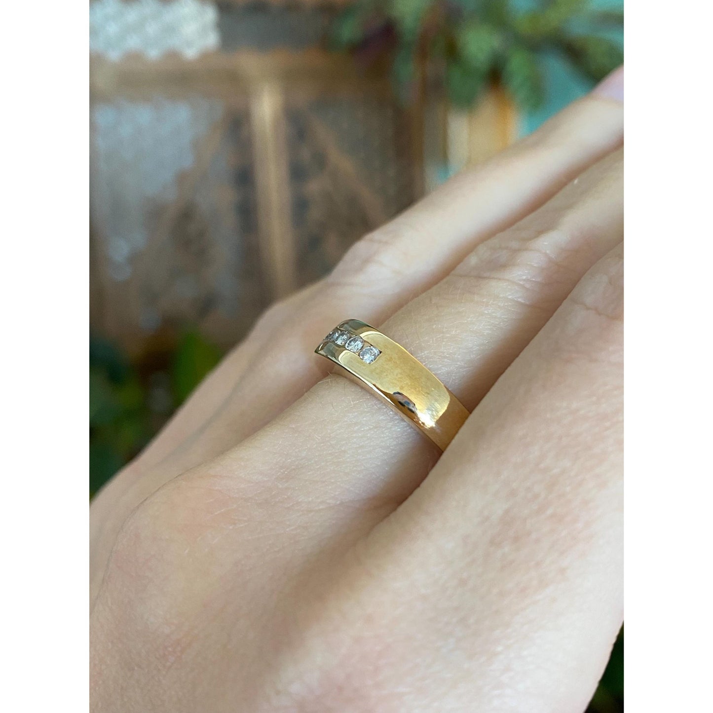 Vintage Solid 14k Yellow Gold Diamond Ring Band - Size 7.75