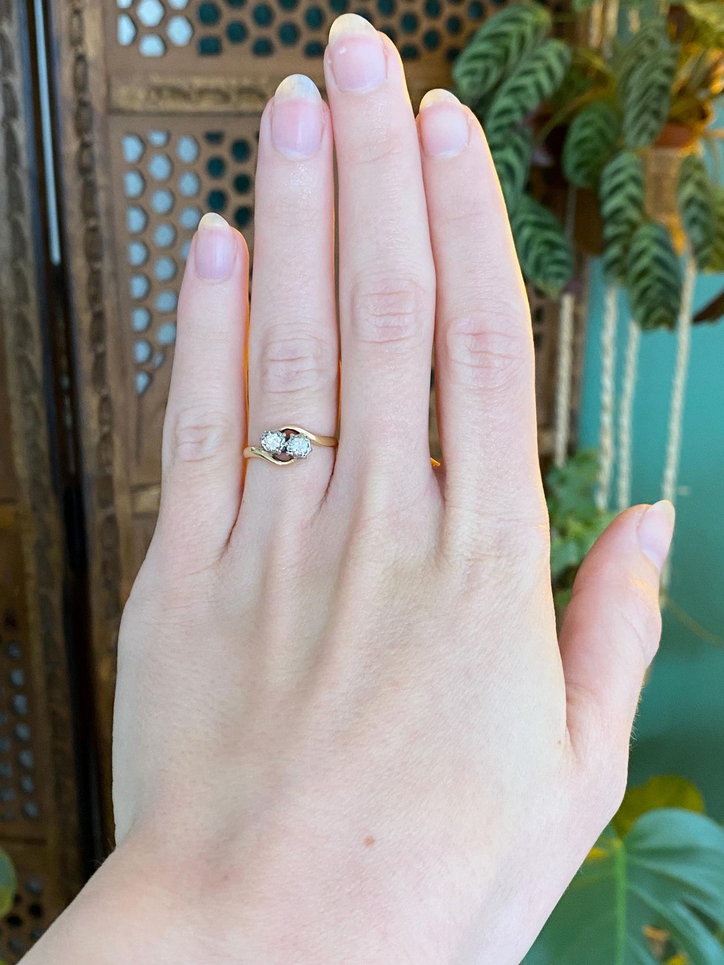 Vintage Solid 18k White & Yellow Gold Diamond Twist Ring - Size 5.25