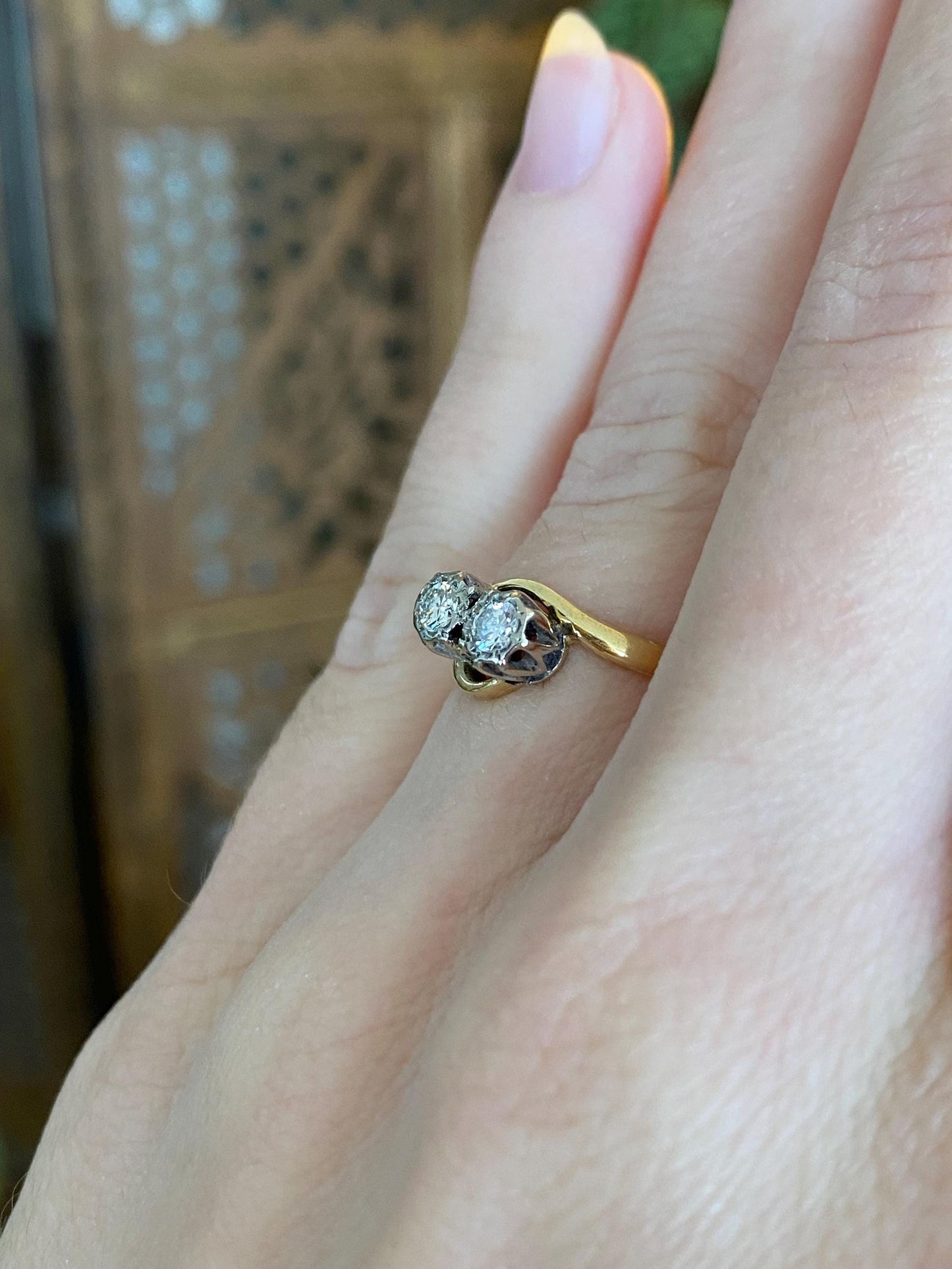 Vintage Solid 18k White & Yellow Gold Diamond Twist Ring - Size 5.25