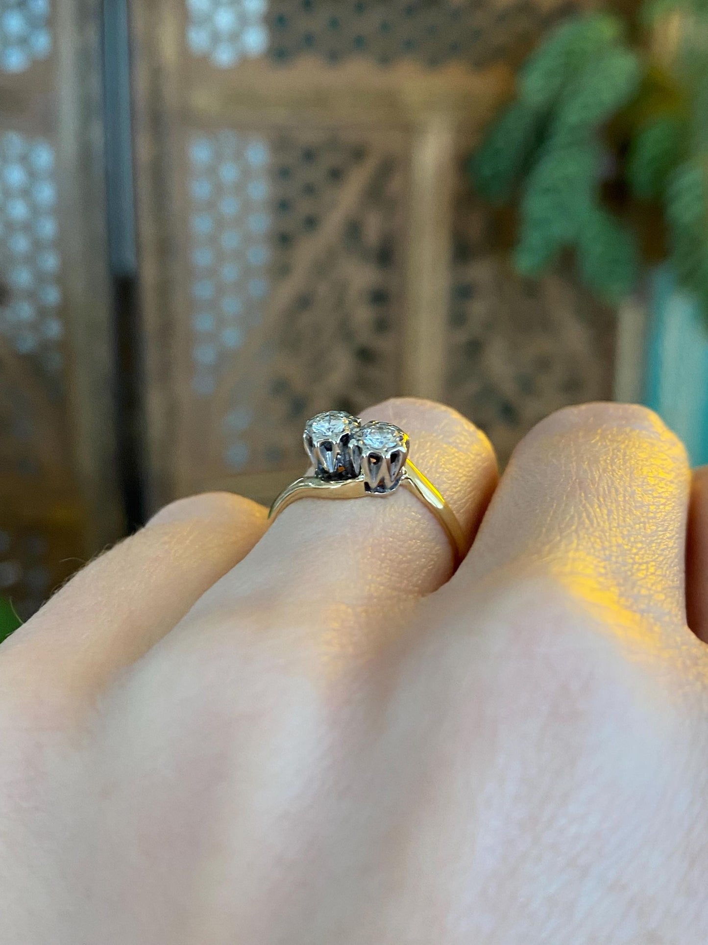 Vintage Solid 18k White & Yellow Gold Diamond Twist Ring - Size 5.25