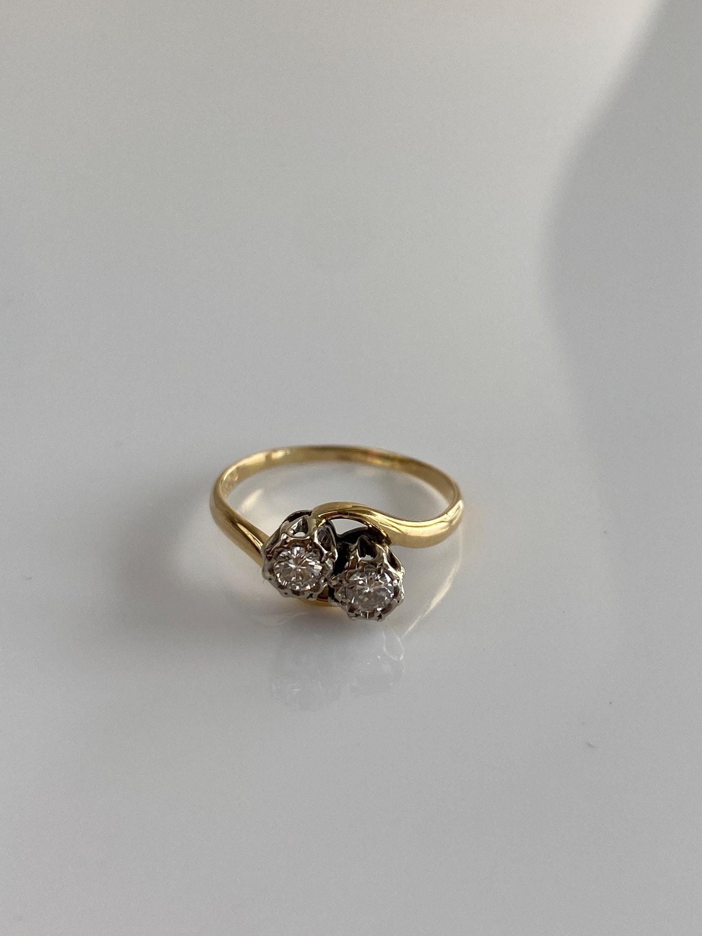 Vintage Solid 18k White & Yellow Gold Diamond Twist Ring - Size 5.25