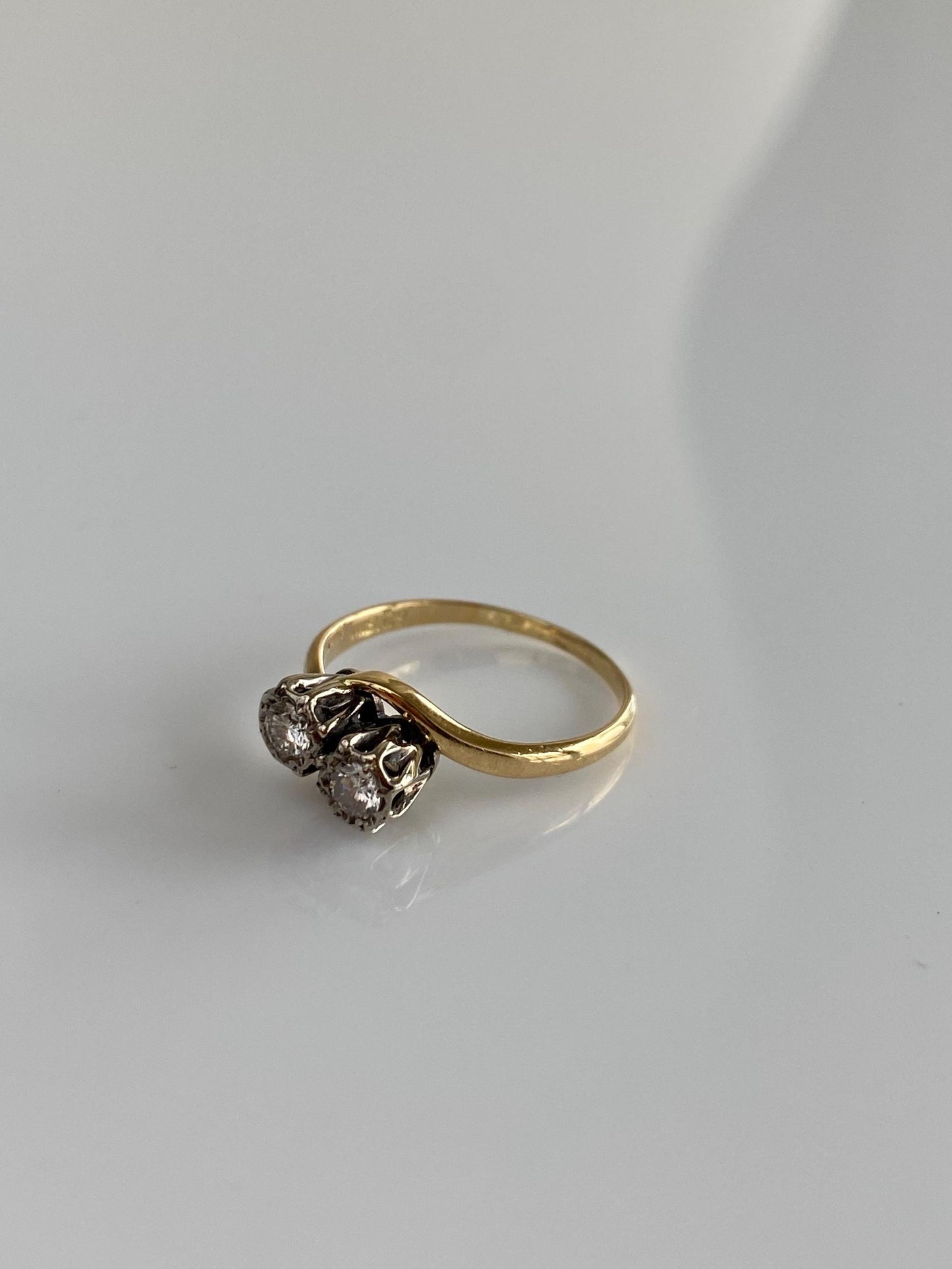 Vintage Solid 18k White & Yellow Gold Diamond Twist Ring - Size 5.25