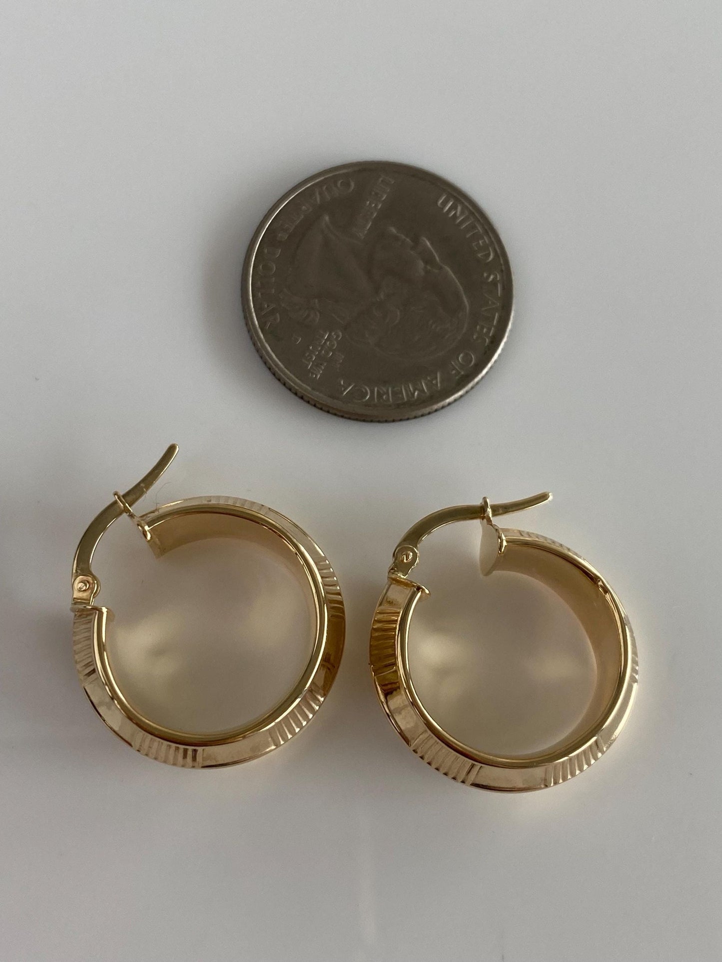 Vintage 14k Yellow Gold Design Hoop Earrings