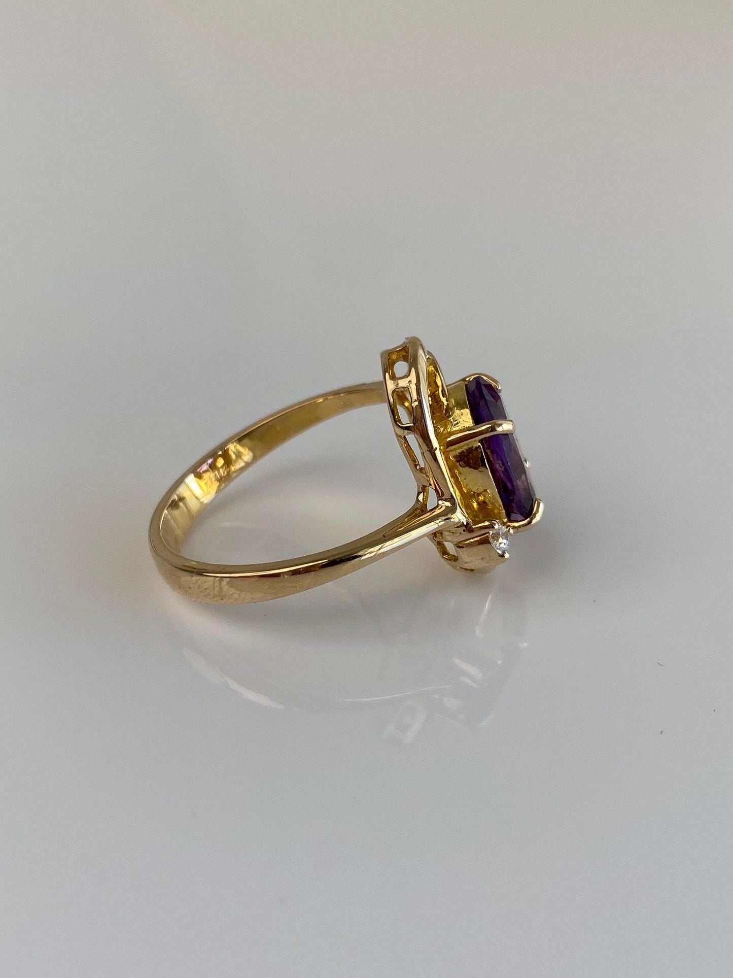 Vintage Solid 14k Yellow Gold Amethyst Clear Cubic Zirconia Ring - Size 6.75