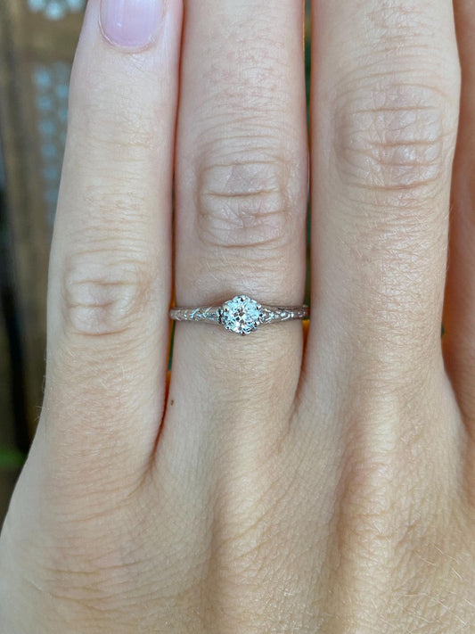 Vintage Solid 18k White Gold Old Mine Cut Diamond Designed Ring - Size 5.25