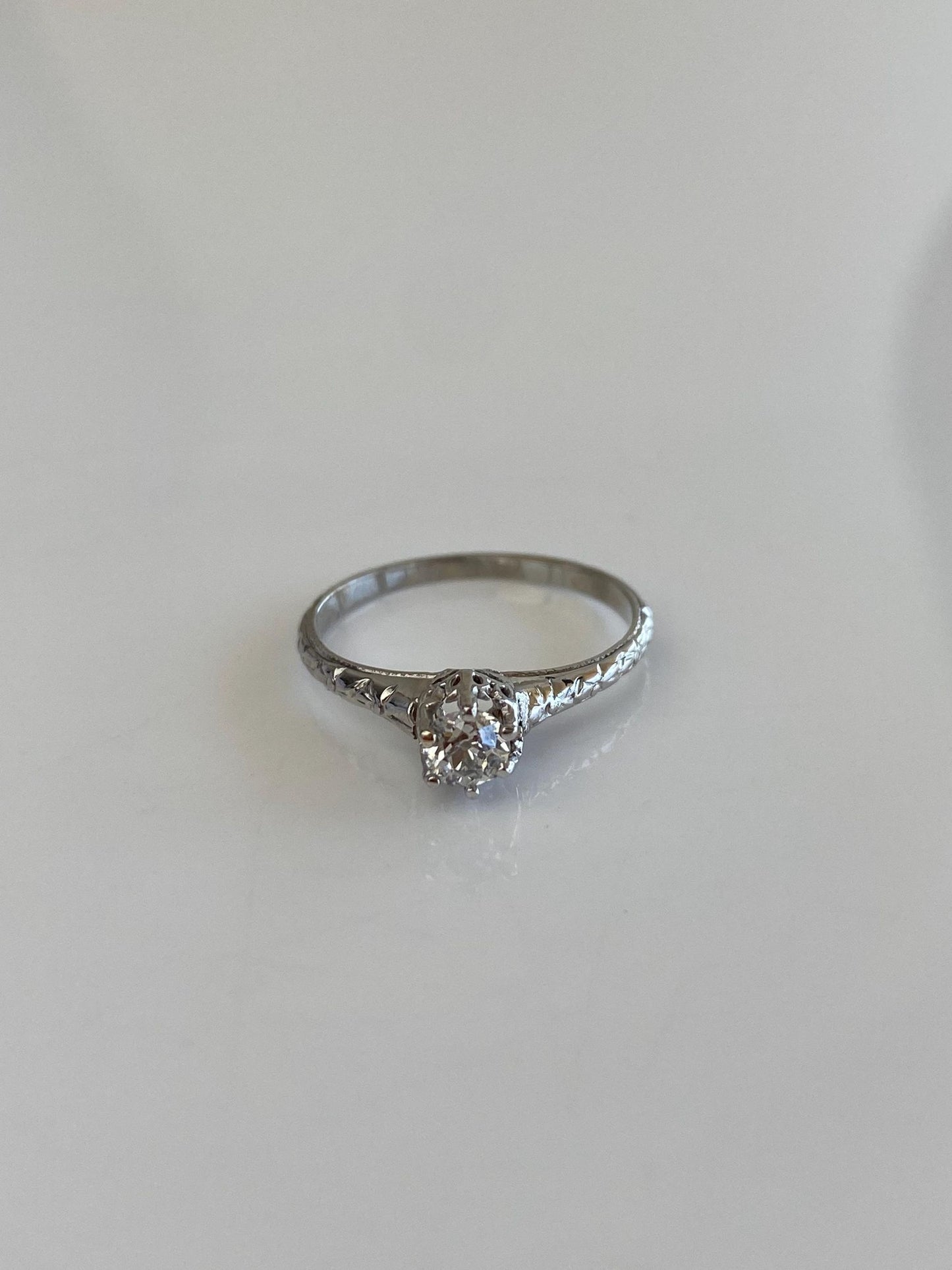Vintage Solid 18k White Gold Old Mine Cut Diamond Designed Ring - Size 5.25