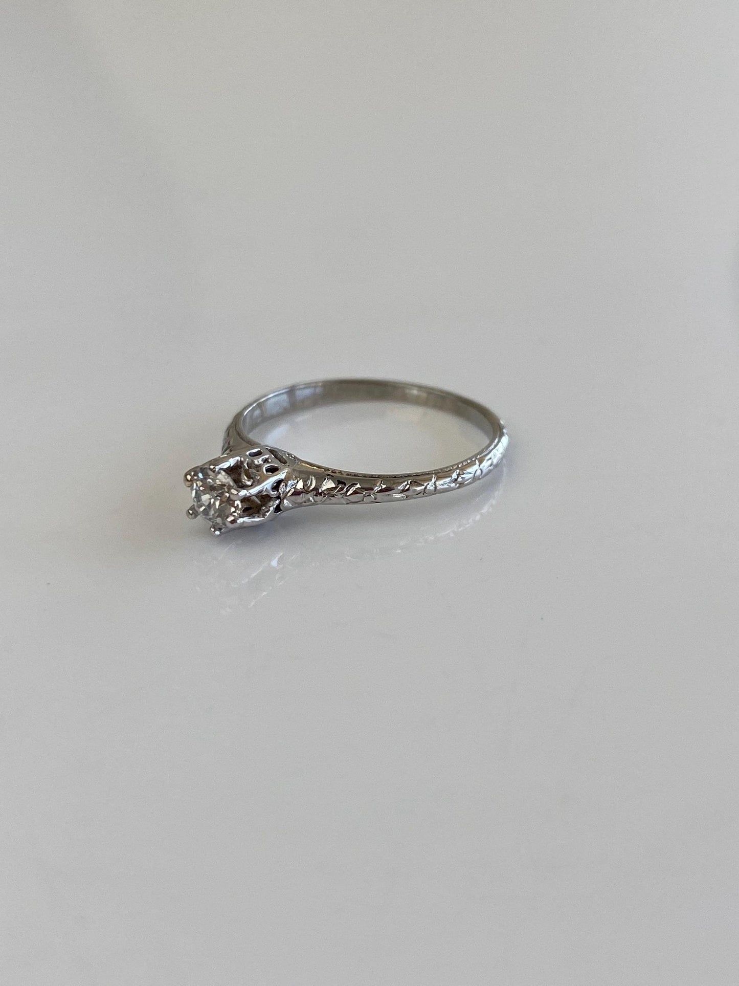 Vintage Solid 18k White Gold Old Mine Cut Diamond Designed Ring - Size 5.25