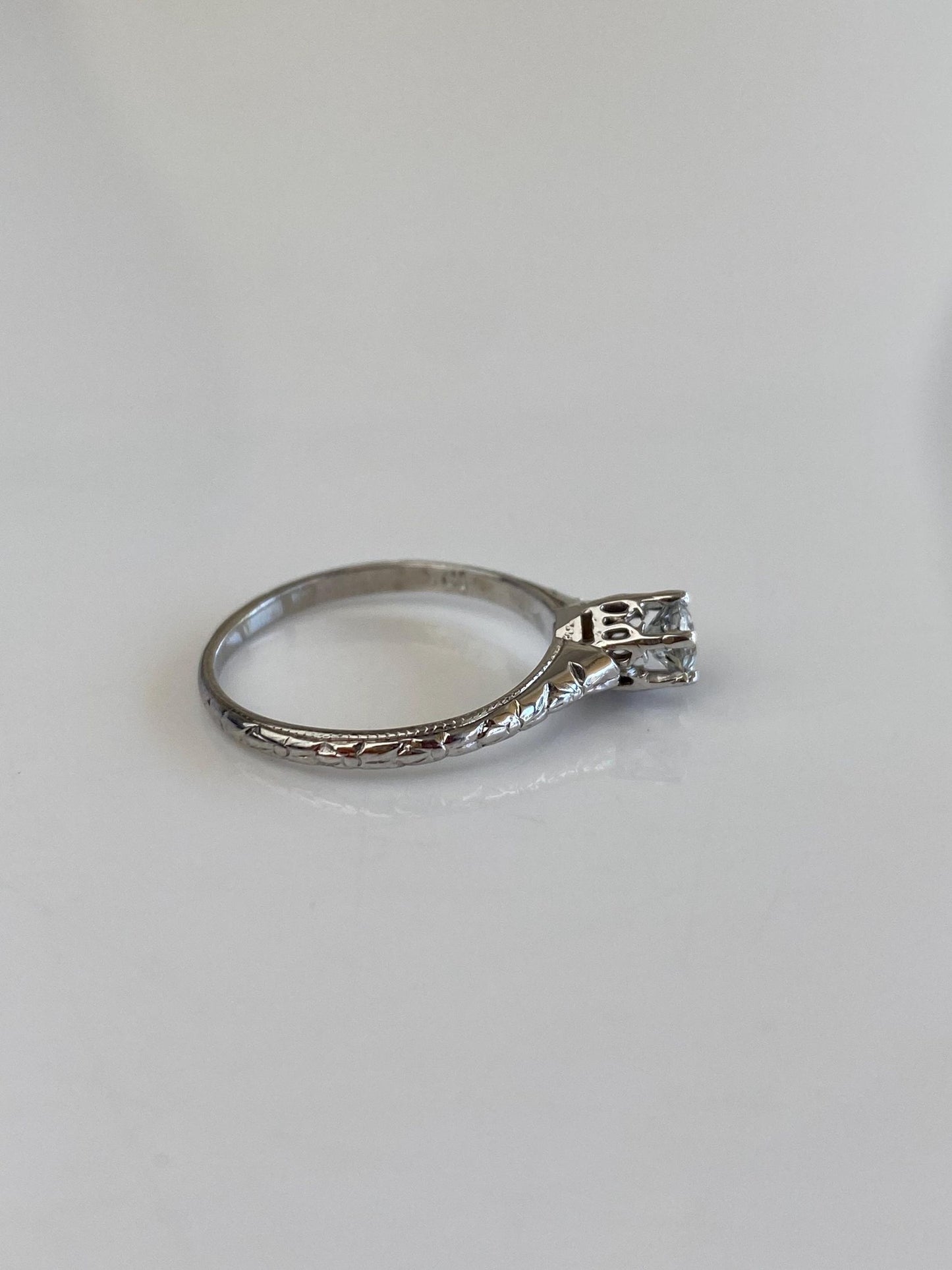 Vintage Solid 18k White Gold Old Mine Cut Diamond Designed Ring - Size 5.25
