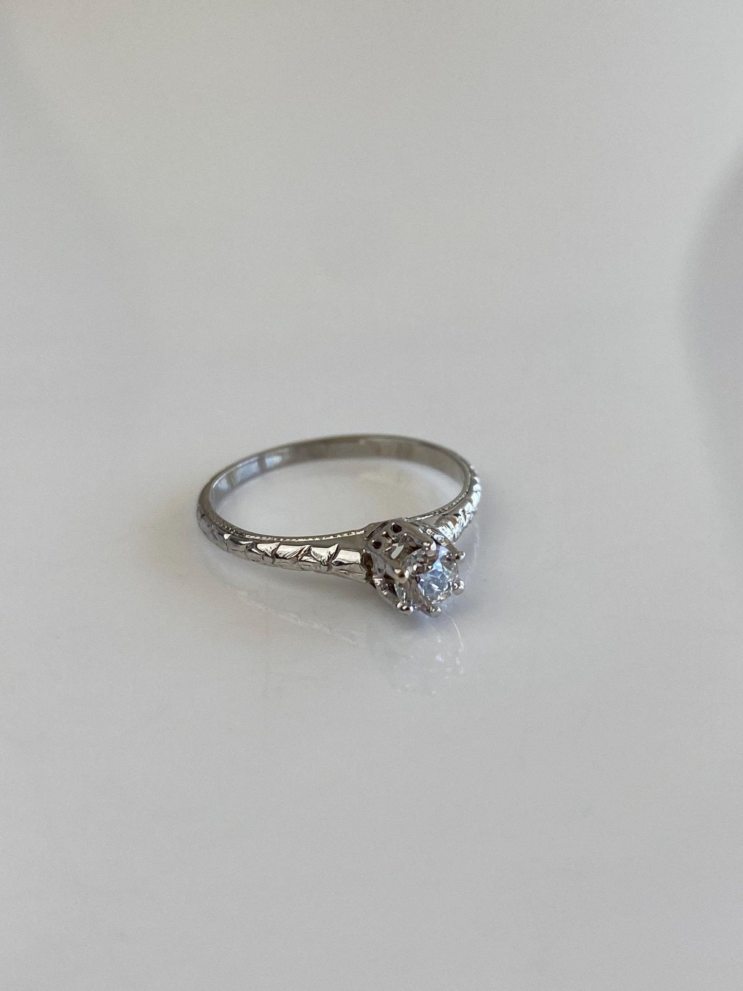 Vintage Solid 18k White Gold Old Mine Cut Diamond Designed Ring - Size 5.25