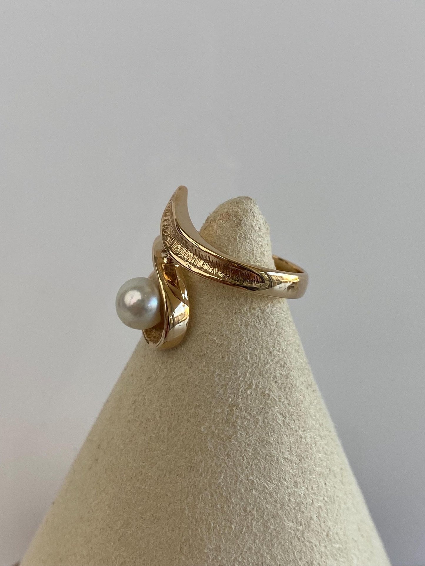 Vintage Solid 14k Yellow Gold Pearl Twist Ring - Size 5.25