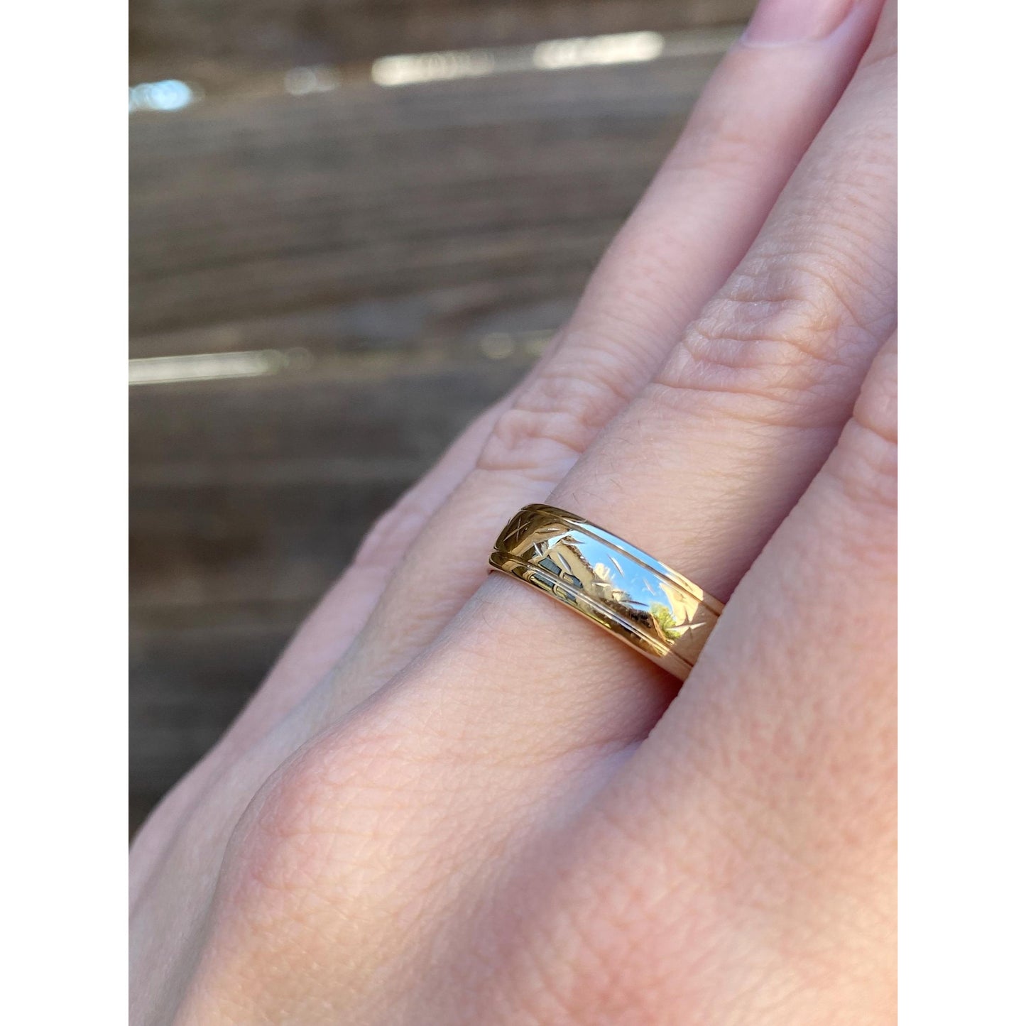 Vintage Solid 14k Yellow Gold Pattern Lined Ring Band - Size 11-11.25