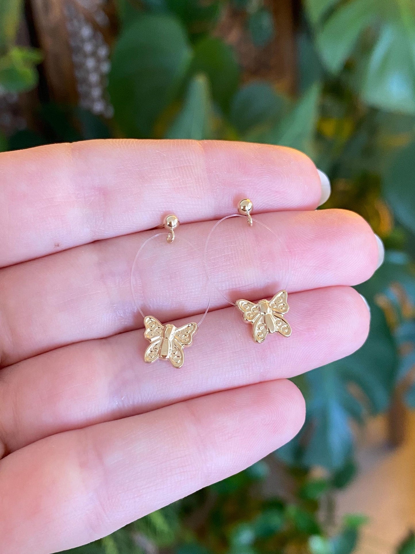 Vintage 14k Yellow Gold Flying Butterfly Dangle Stud Earrings