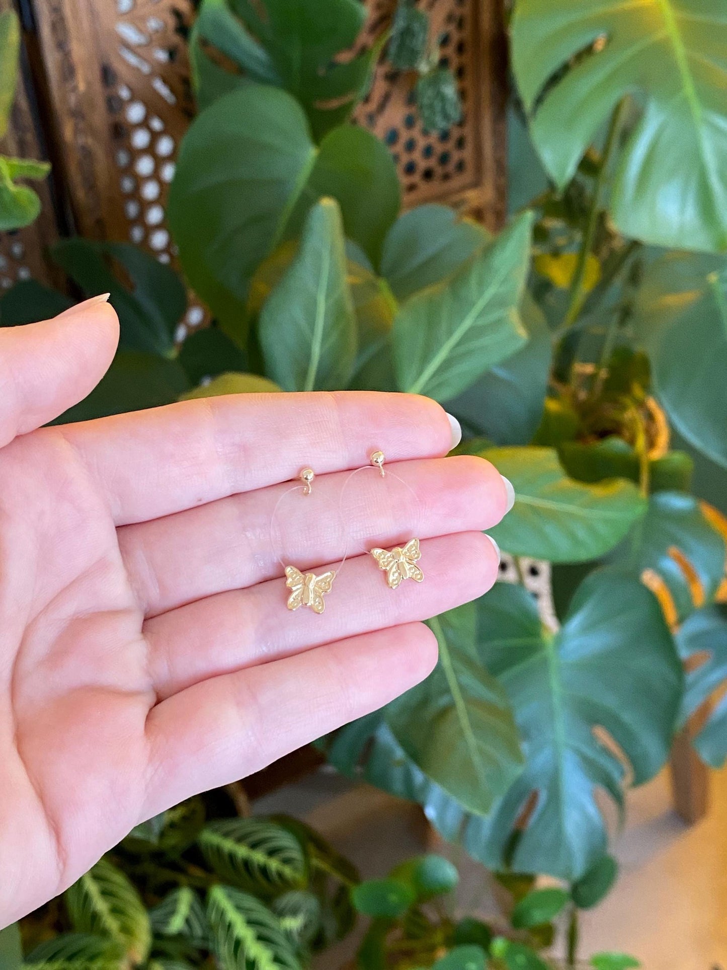 Vintage 14k Yellow Gold Flying Butterfly Dangle Stud Earrings