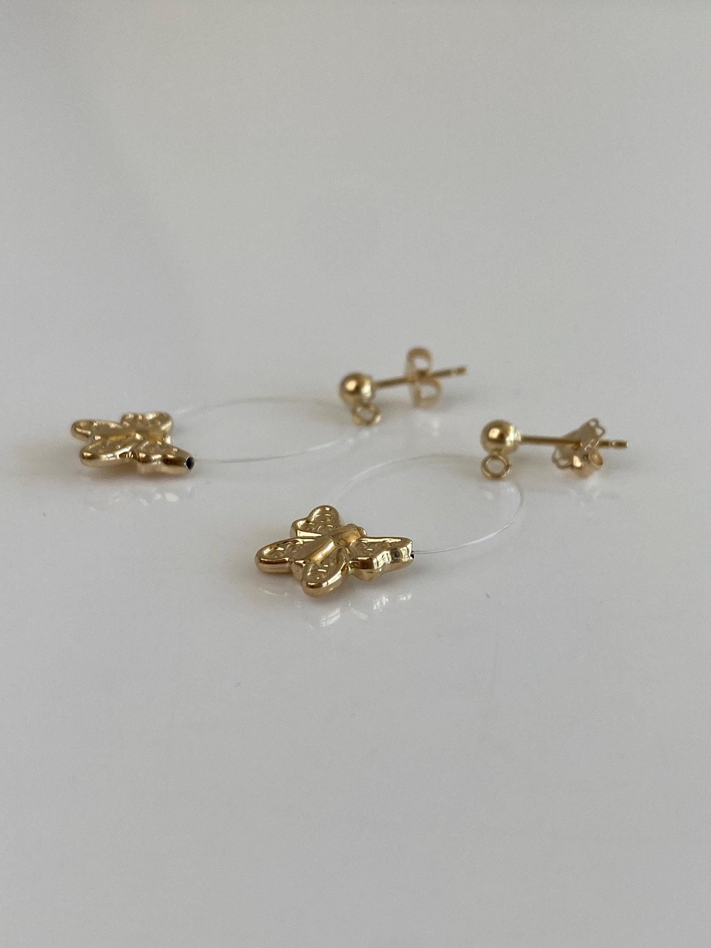 Vintage 14k Yellow Gold Flying Butterfly Dangle Stud Earrings