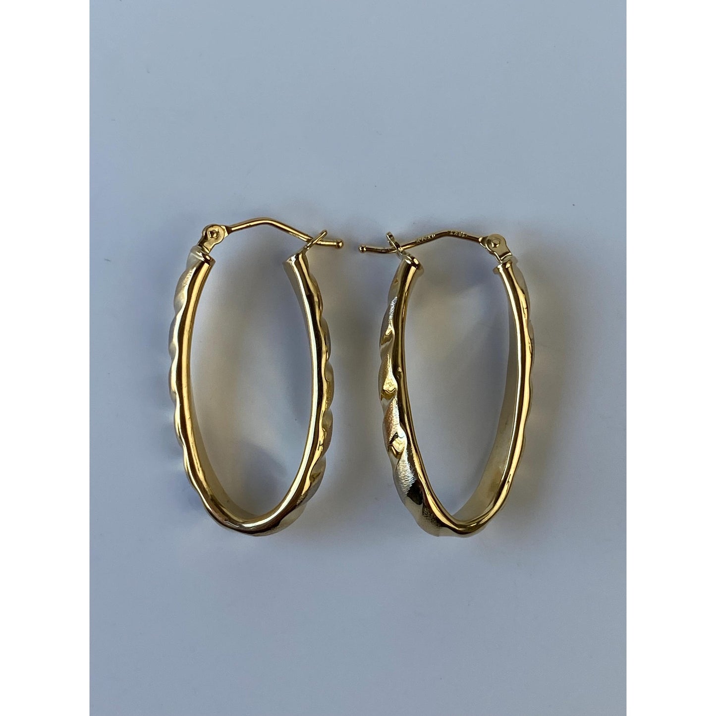 Vintage 18k Tri Tone Gold Oval Hoop Earrings