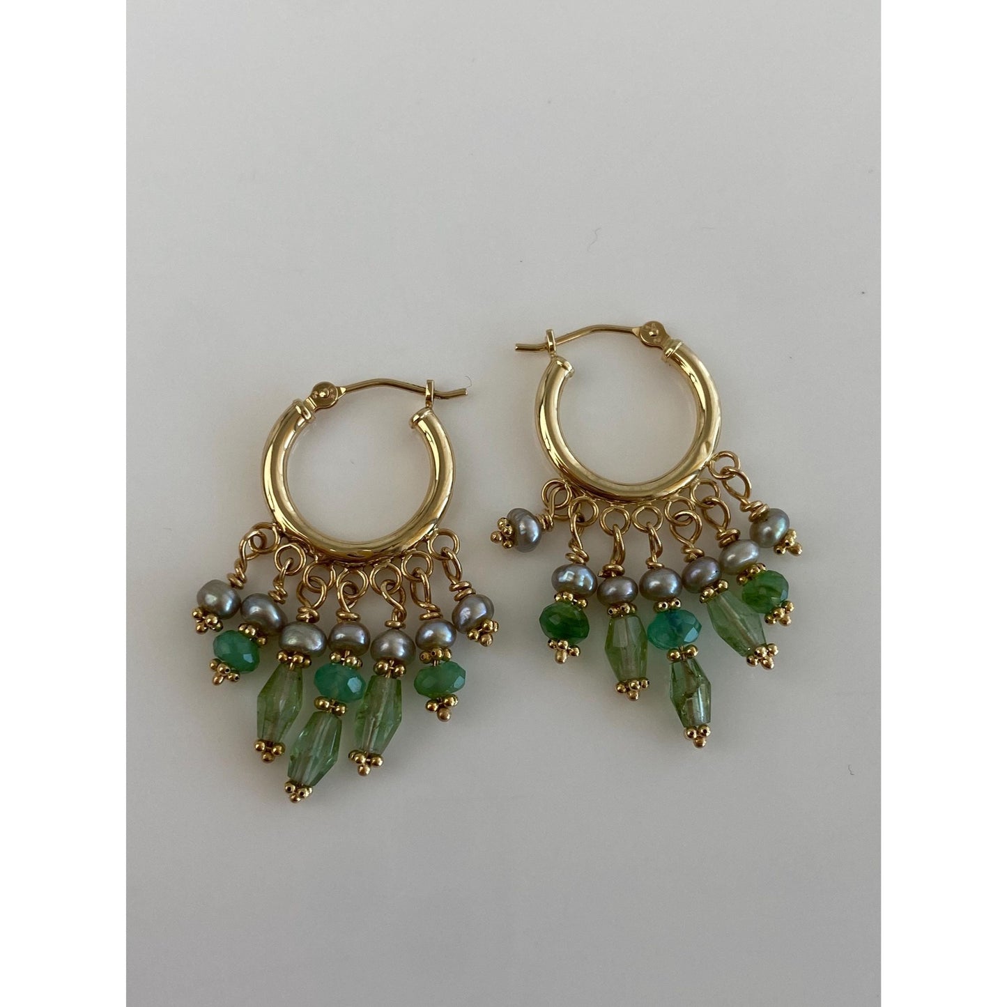 Vintage 14k Yellow Gold Green Bead Pearl Fringe Little Hoop Earrings