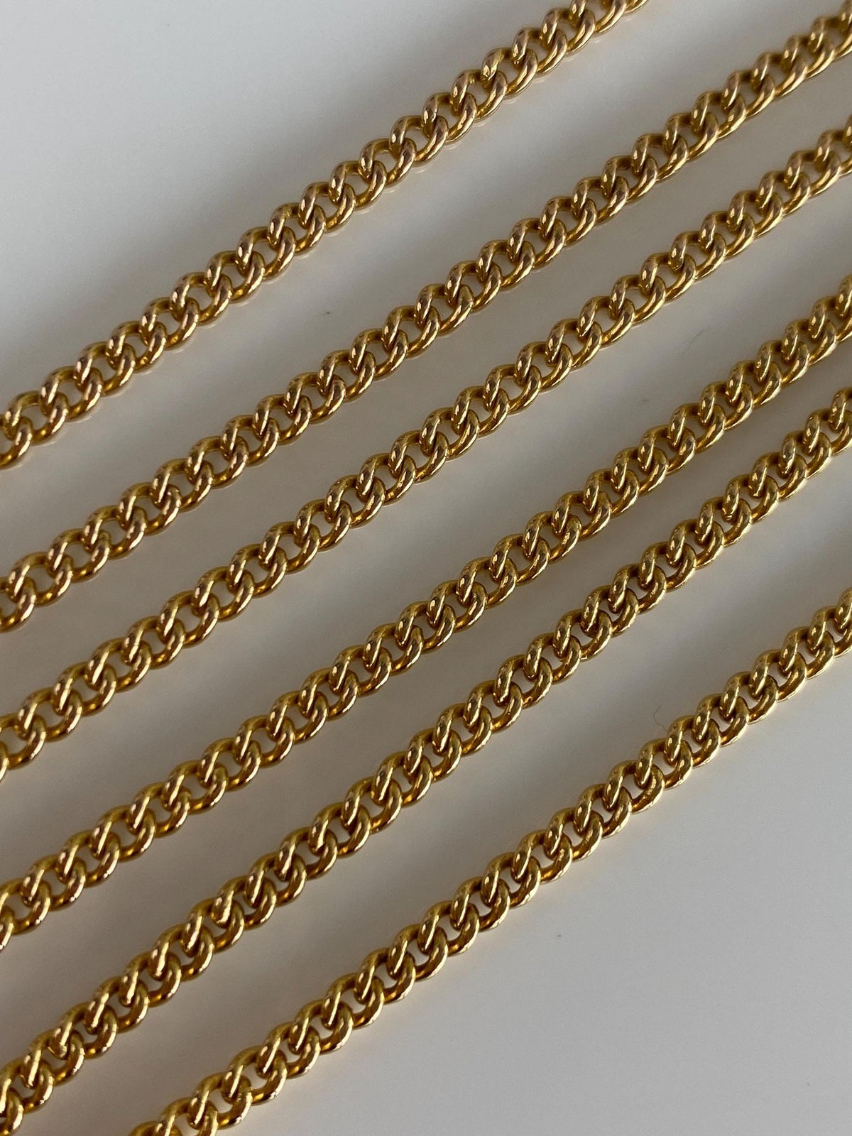 Vintage Solid 18k Yellow Gold Curb Chain Necklace - 22.25 inches