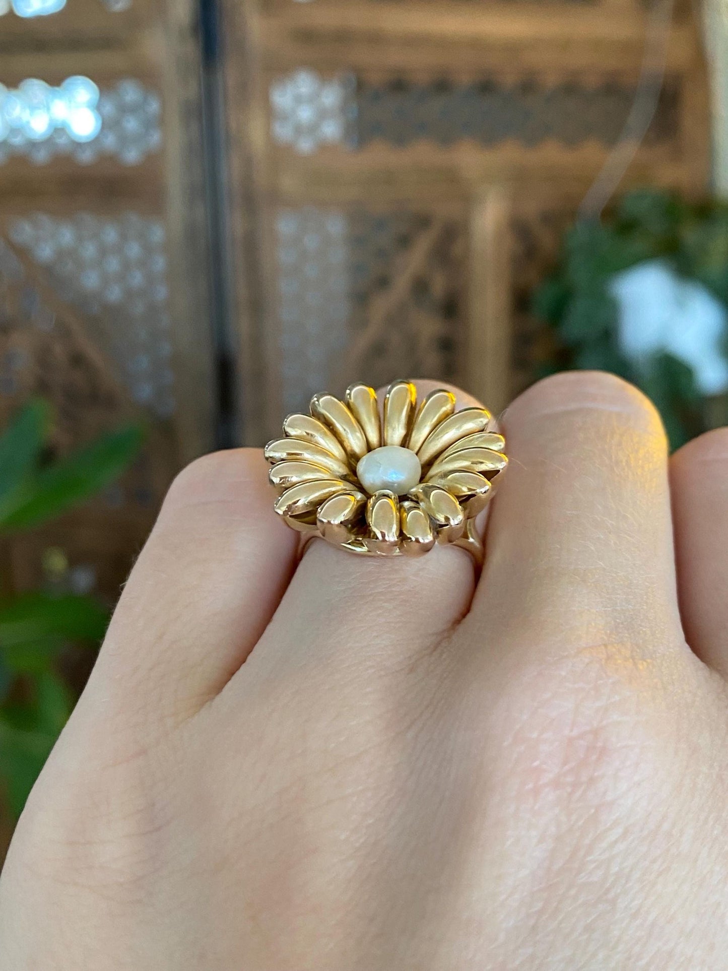 Vintage 18k Yellow Gold Pearl Flower Ring - Size 5
