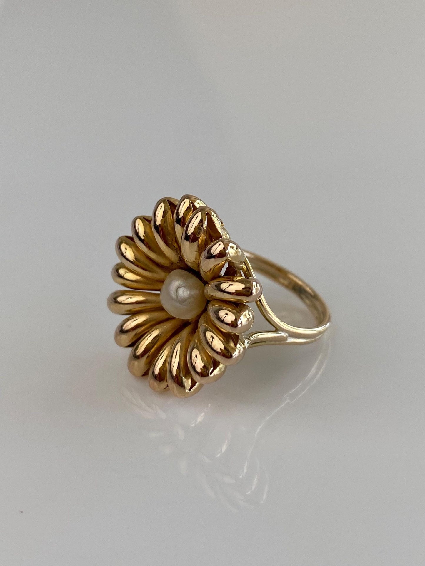 Vintage 18k Yellow Gold Pearl Flower Ring - Size 5