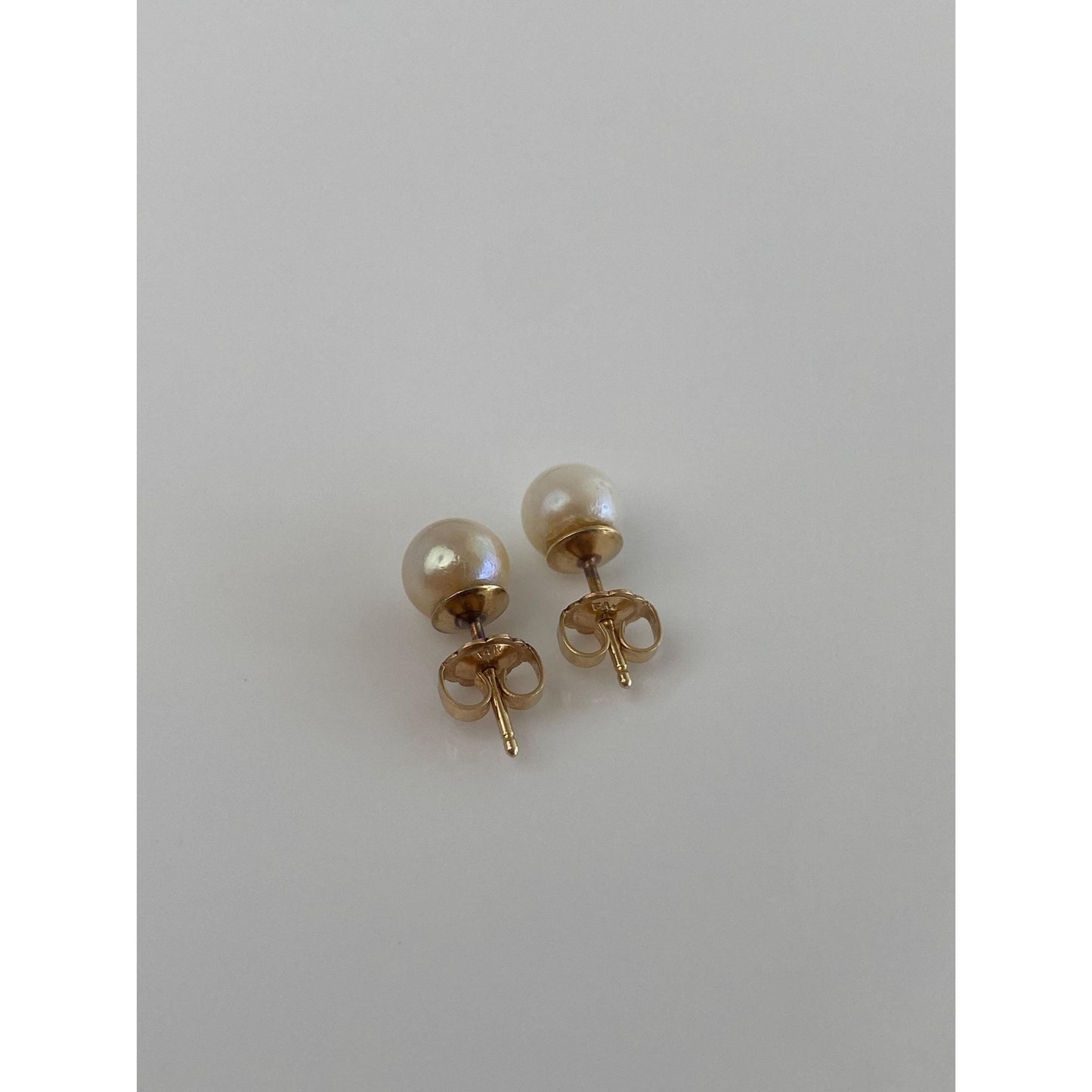 Vintage Solid 14k Yellow Gold Pearl Stud Earrings