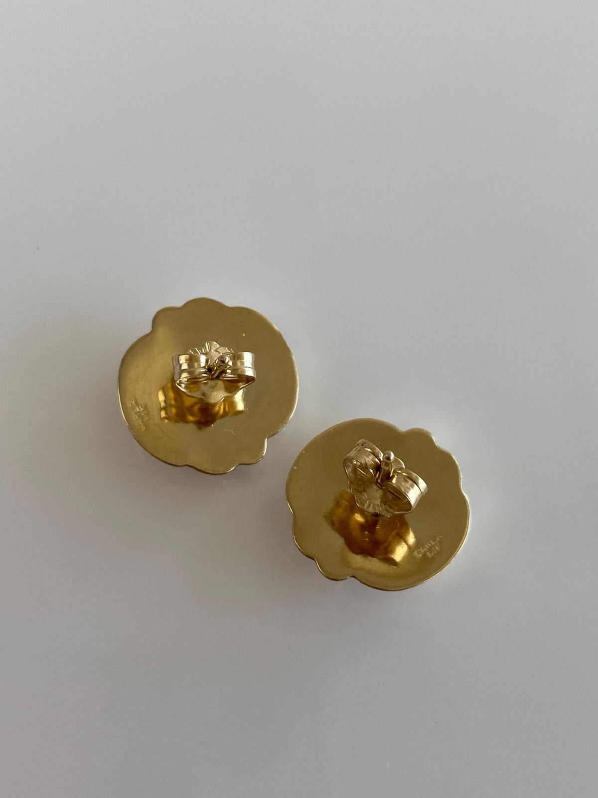 Vintage 14k Yellow Gold Embossed Domed Stud Earrings