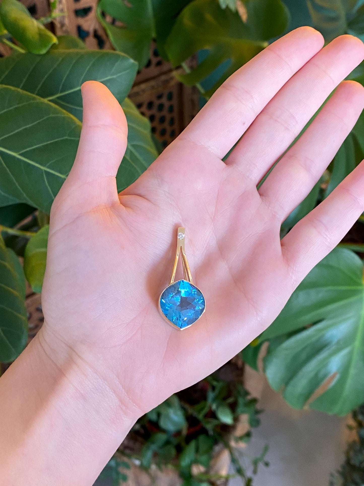 Vintage Solid 14k Yellow Gold Diamond Topaz Charm