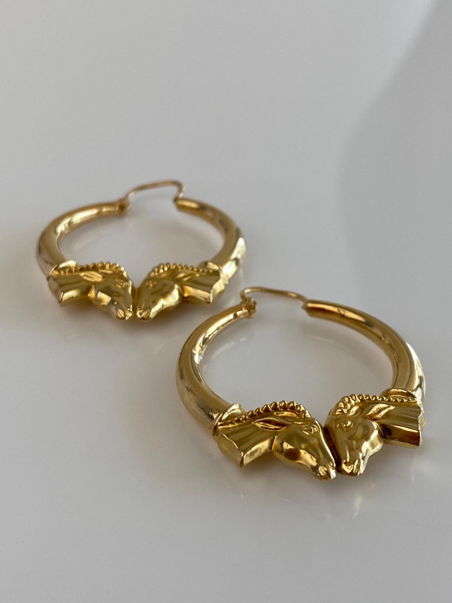 Vintage 19k Yellow Gold Antelope Ram Hoop Earrings