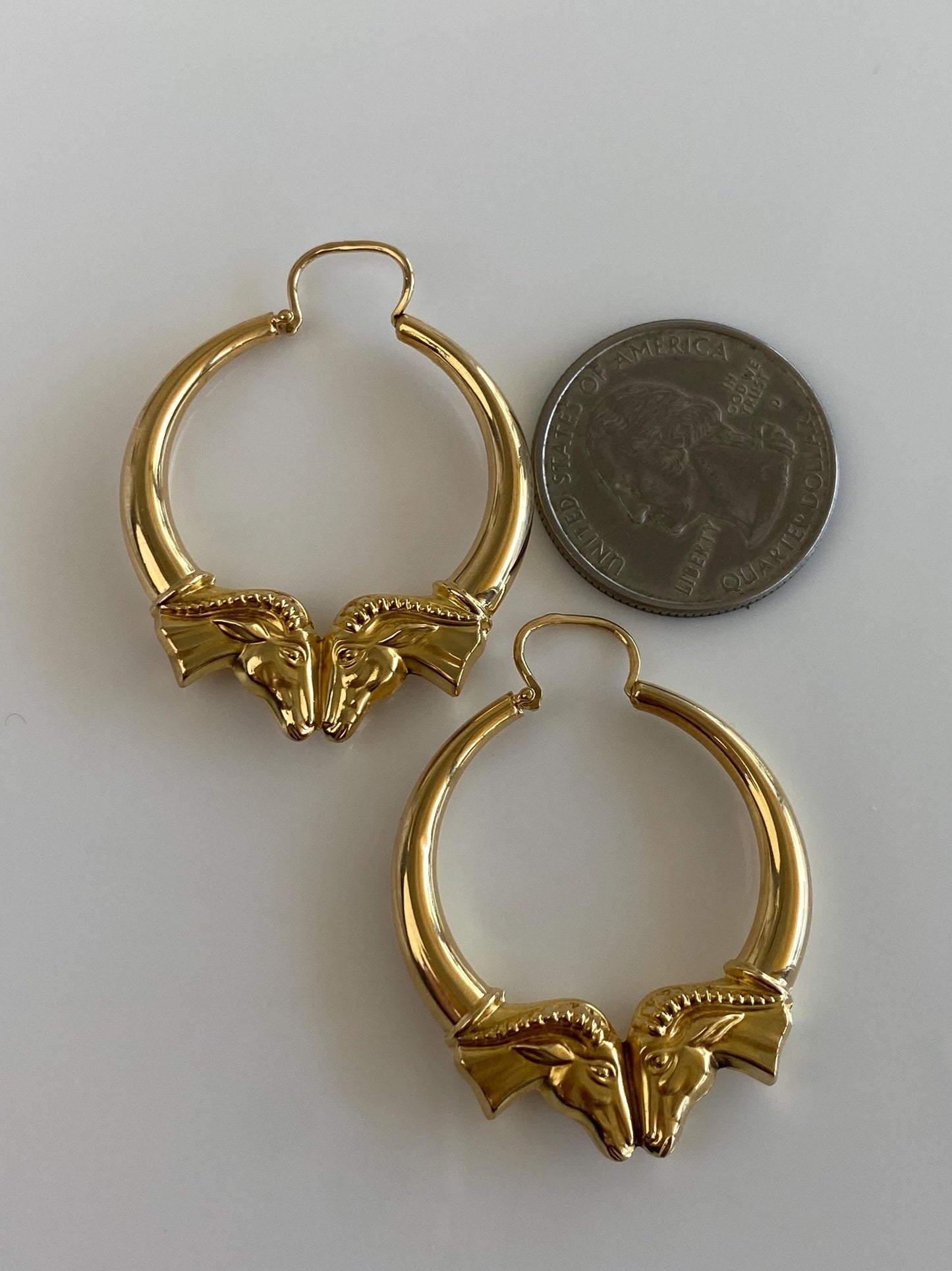 Vintage 19k Yellow Gold Antelope Ram Hoop Earrings