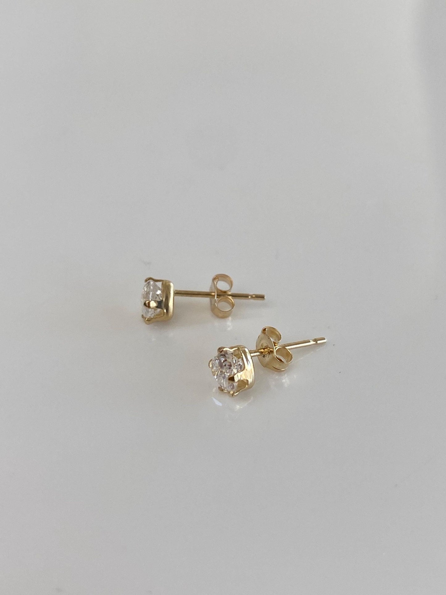 Solid 14k Yellow Gold Clear Cubic Zirconia Heart Stud Earrings