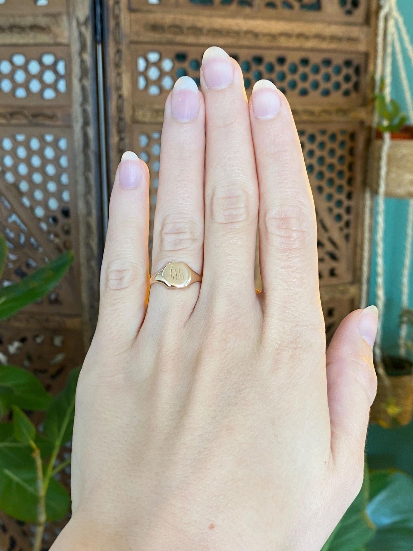 Vintage Solid 10k Rosey Gold Designed Signet Ring - Size 5