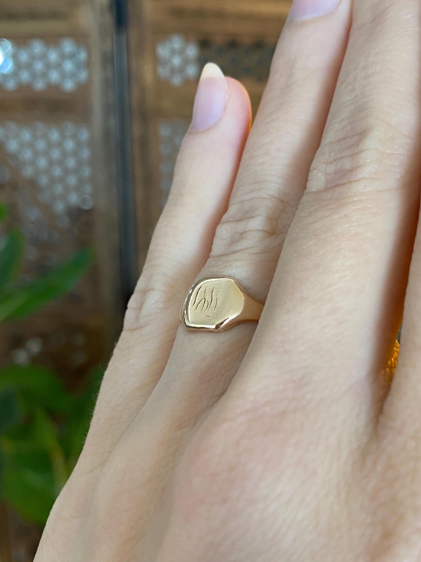 Vintage Solid 10k Rosey Gold Designed Signet Ring - Size 5