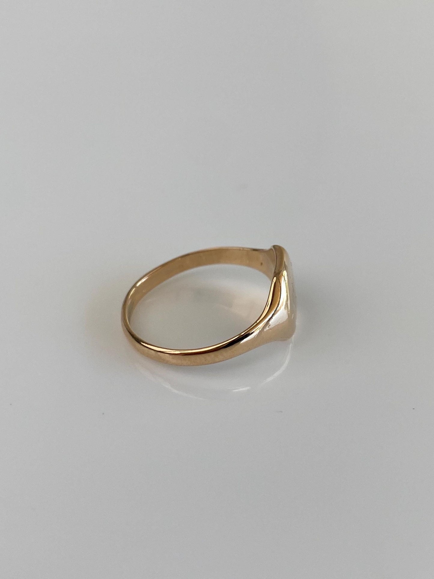 Vintage Solid 10k Rosey Gold Designed Signet Ring - Size 5