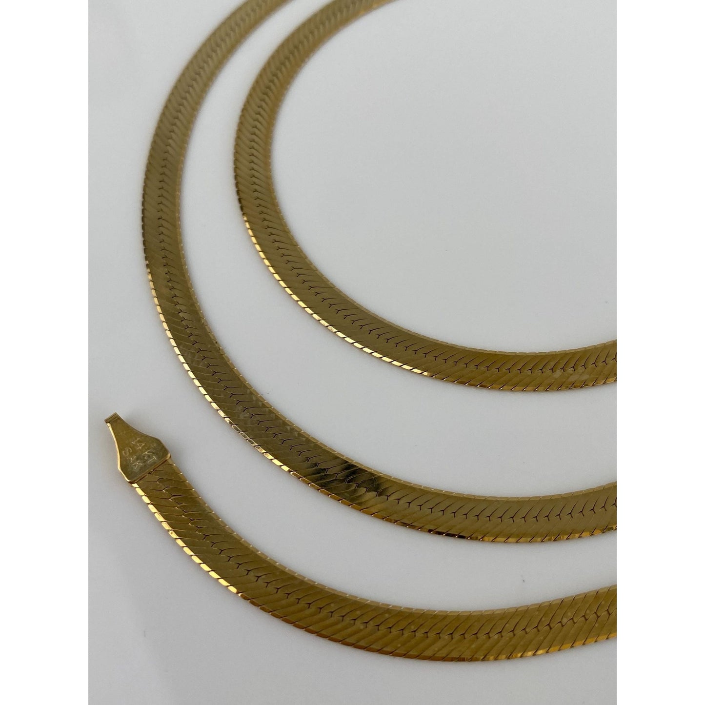 Vintage Solid 14k Yellow Gold Herringbone Chain Necklace - 24 inches